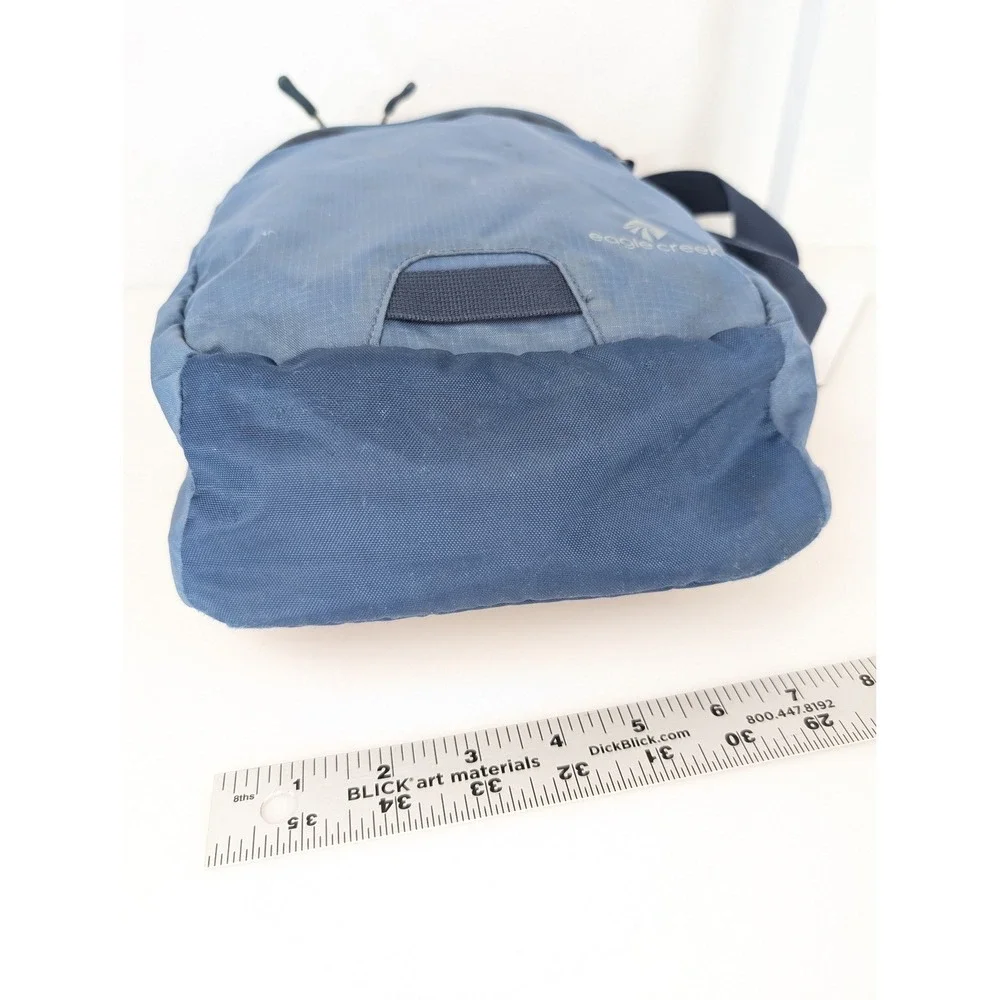 Eagle Creek Site Seeing Tablet Courier Blue Lightweight Crossbody Travel Bag